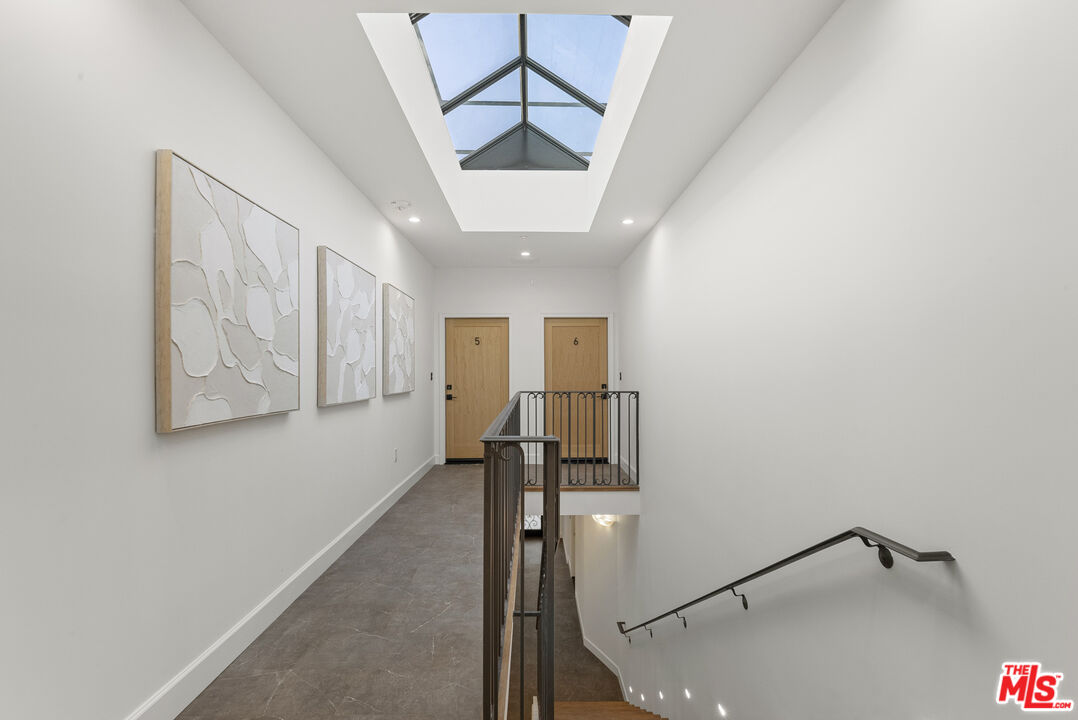 132 S Oakhurst Dr Unit: 8