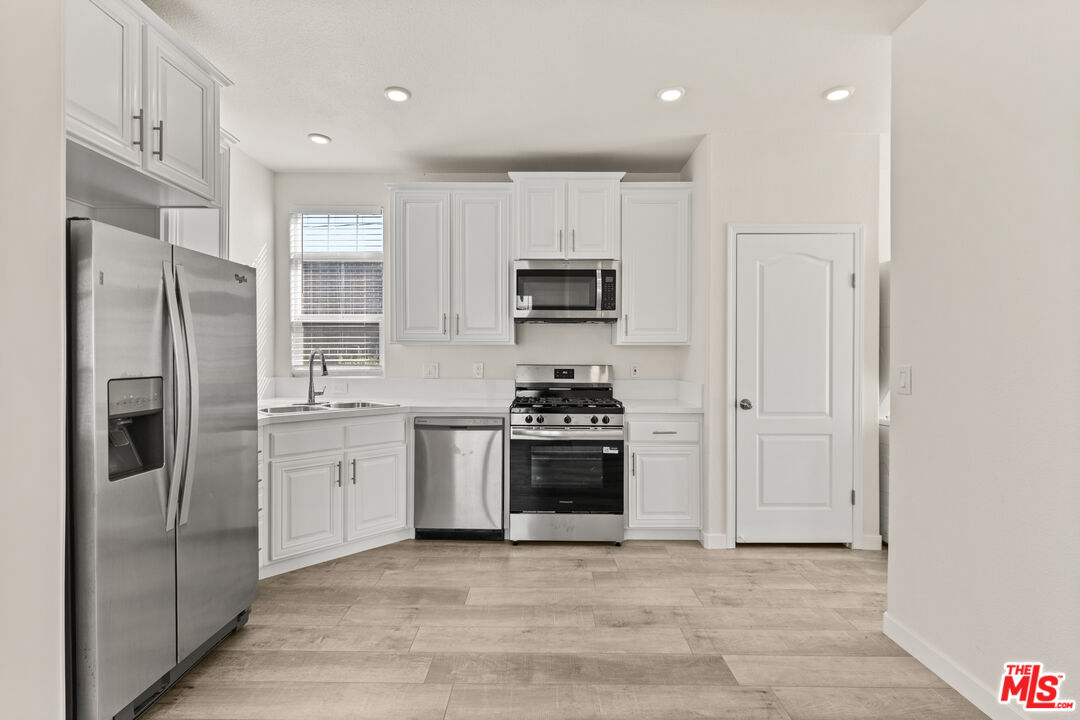 8250 Lankershim Blvd Unit: 22