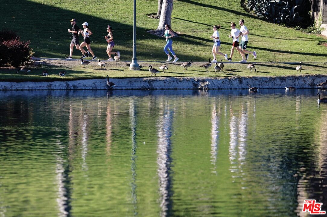 4370 Park Monte Nord