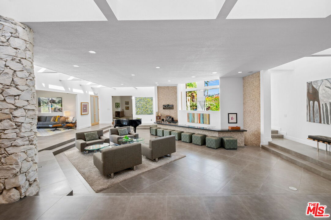 1650 E Murray Canyon Dr