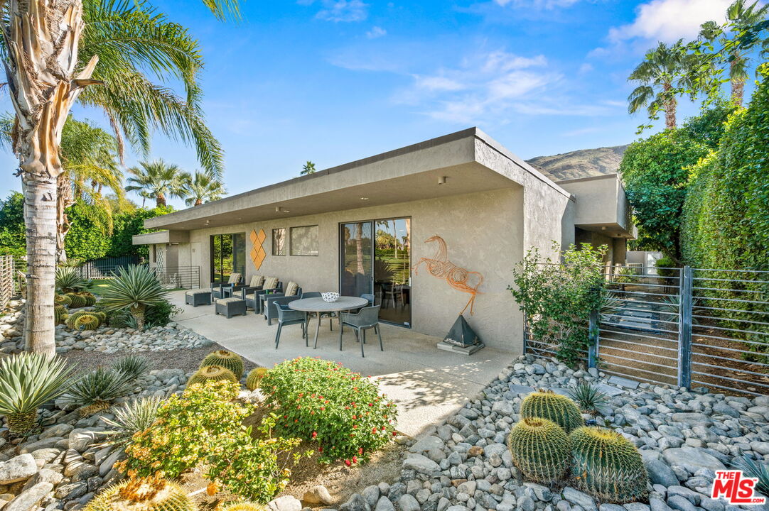 1650 E Murray Canyon Dr