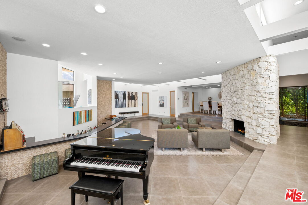 1650 E Murray Canyon Dr