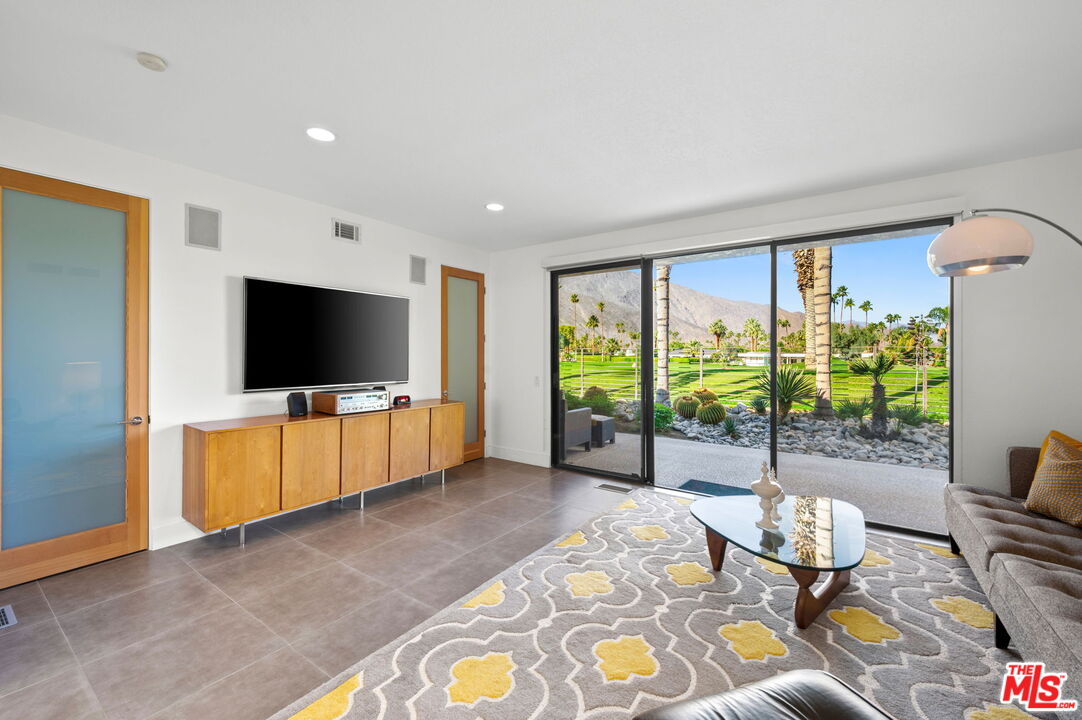 1650 E Murray Canyon Dr