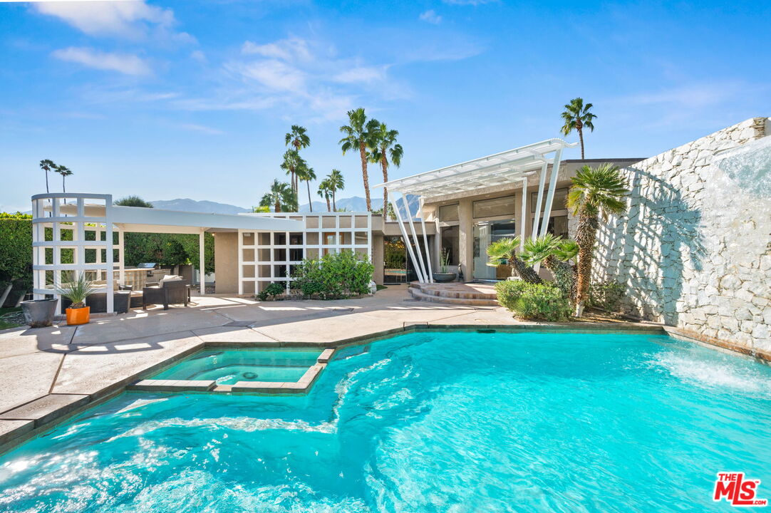 1650 E Murray Canyon Dr