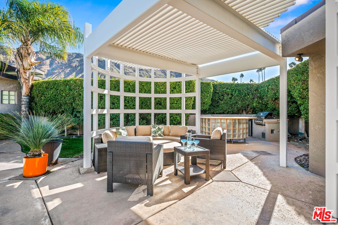 1650 E Murray Canyon Dr