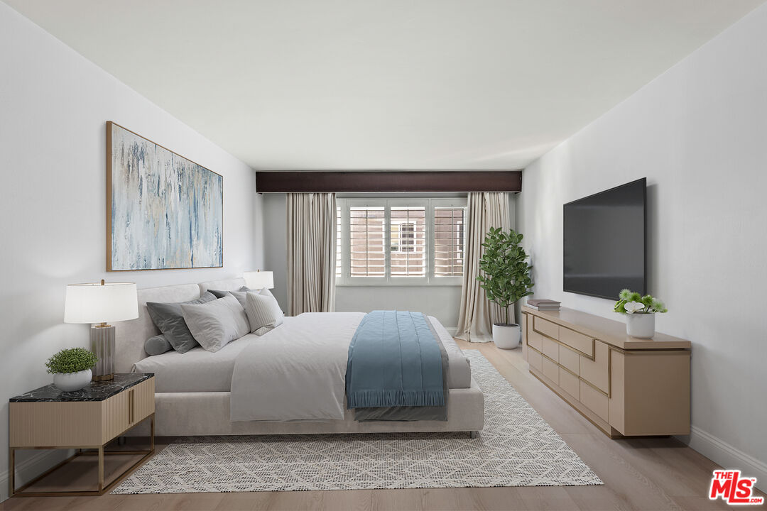 1121 N Olive Dr Unit: 209