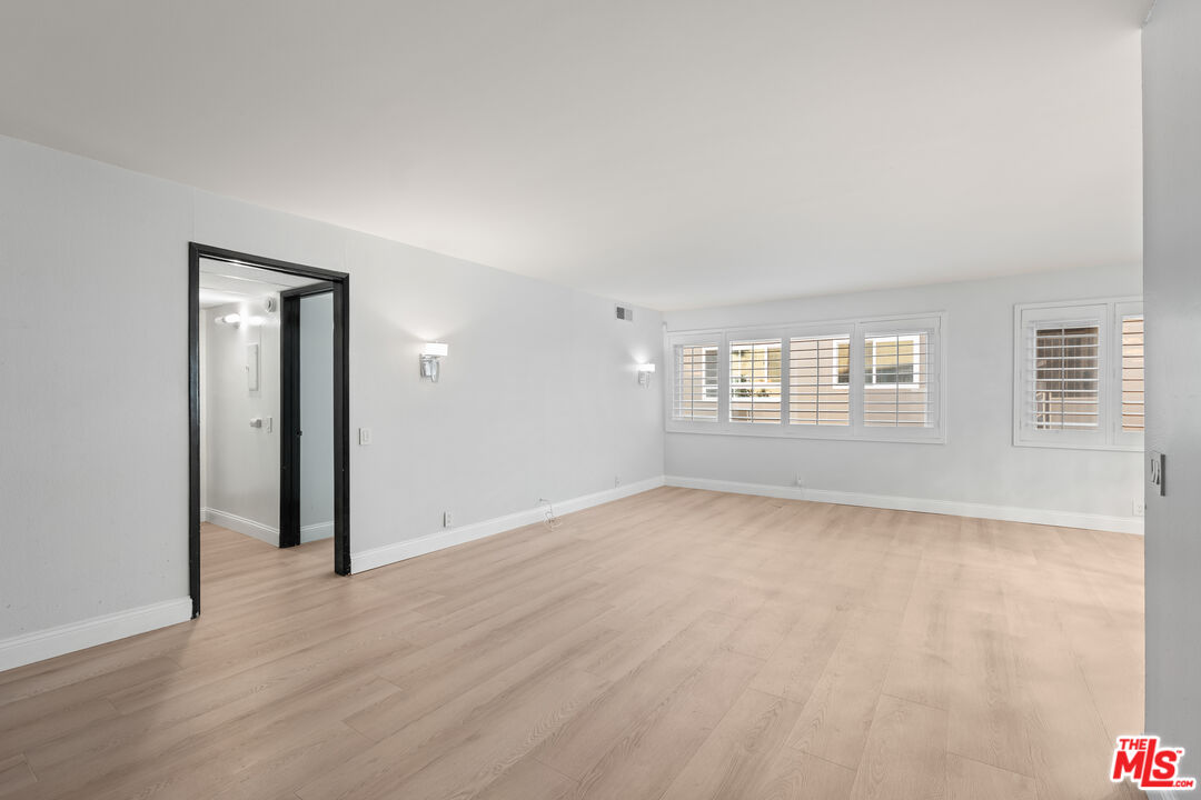 1121 N Olive Dr Unit: 209