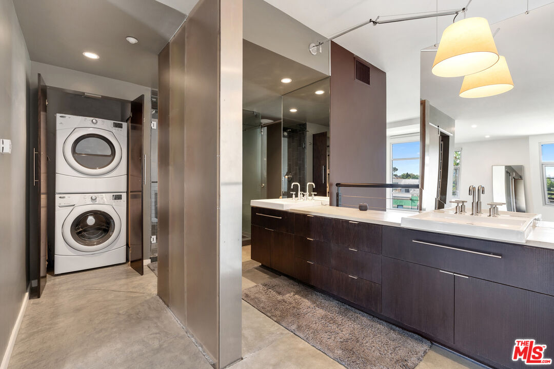 4111 W Sunset Blvd Unit: 546