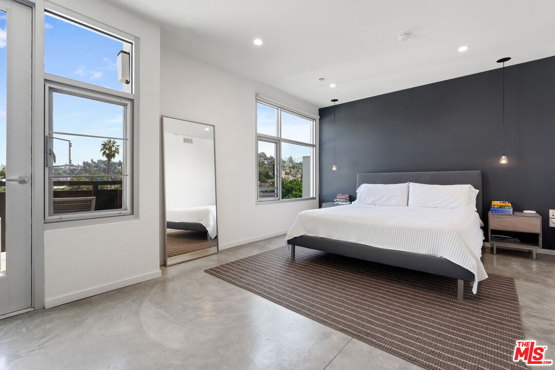 4111 W Sunset Blvd Unit: 546