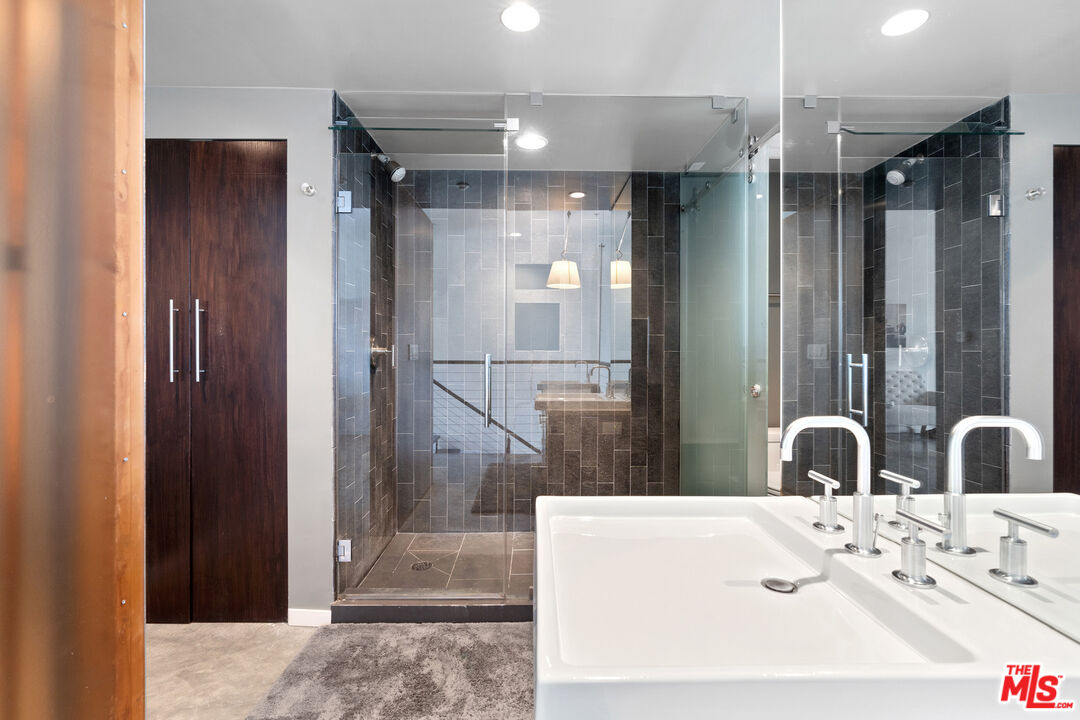 4111 W Sunset Blvd Unit: 546