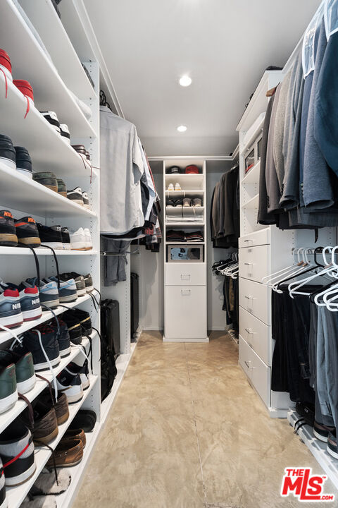 4111 W Sunset Blvd Unit: 546