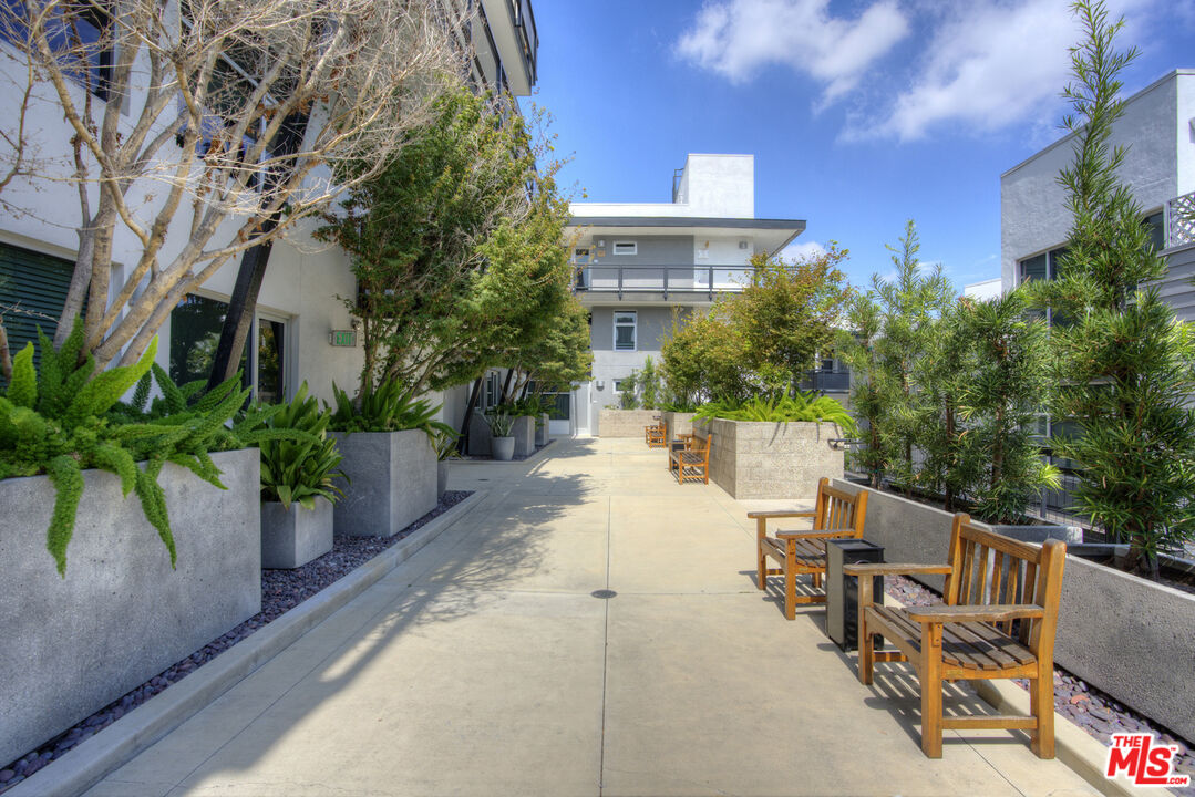 4111 W Sunset Blvd Unit: 546