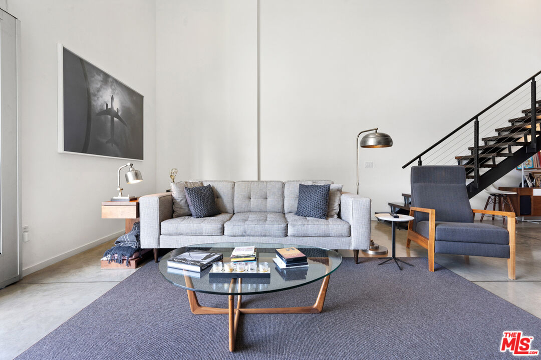 4111 W Sunset Blvd Unit: 546