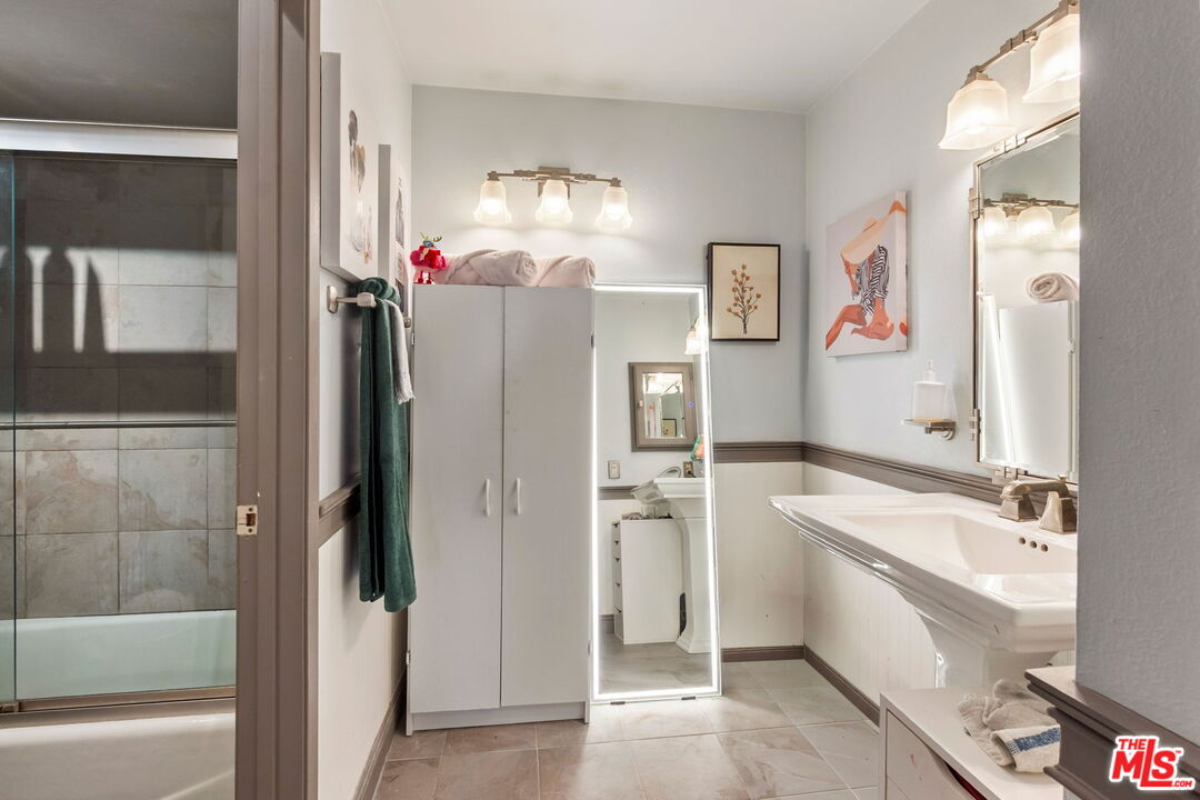 3480 Barham Blvd Unit: 306