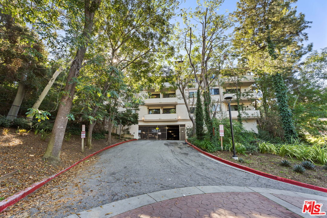 3480 Barham Blvd Unit: 306