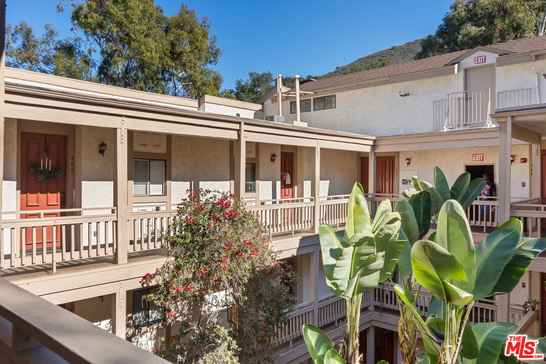 3480 Barham Blvd Unit: 306