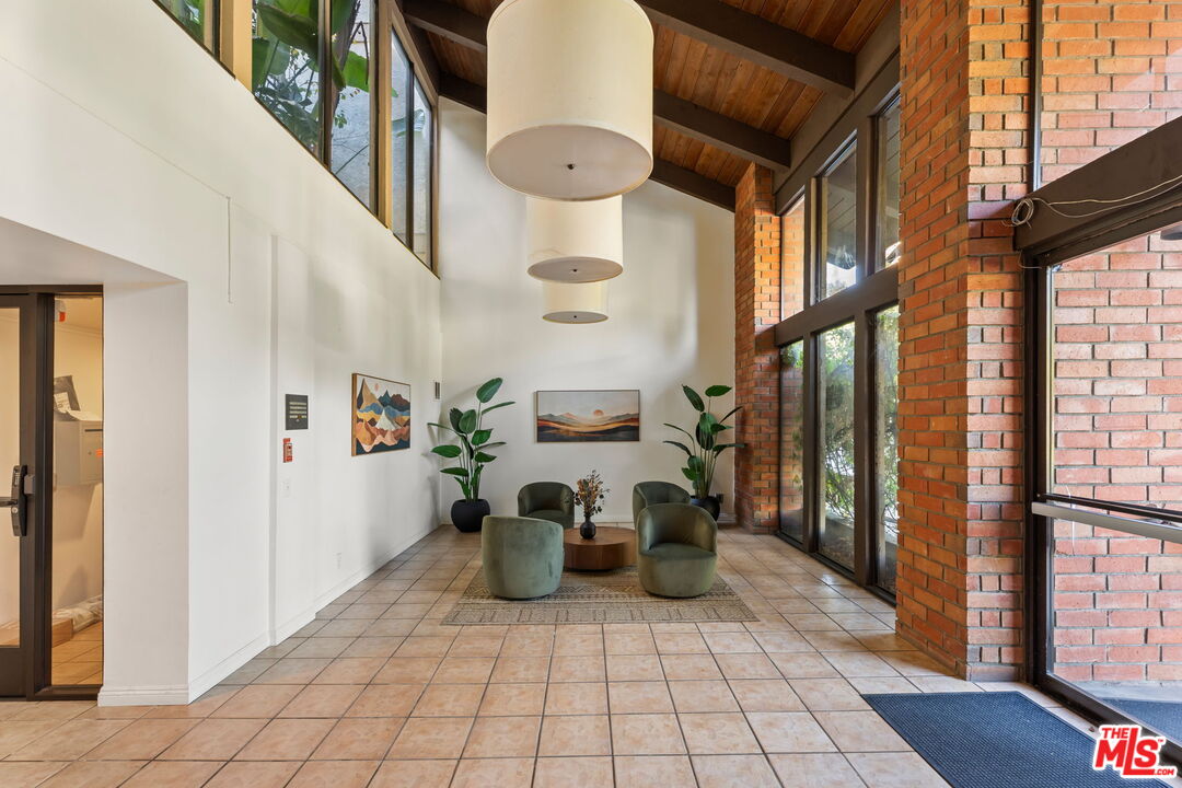 3480 Barham Blvd Unit: 306