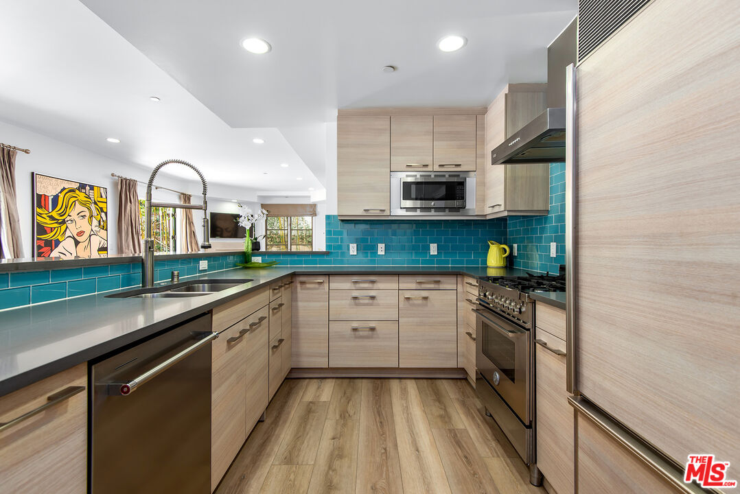 718 N Croft Ave Unit: 103