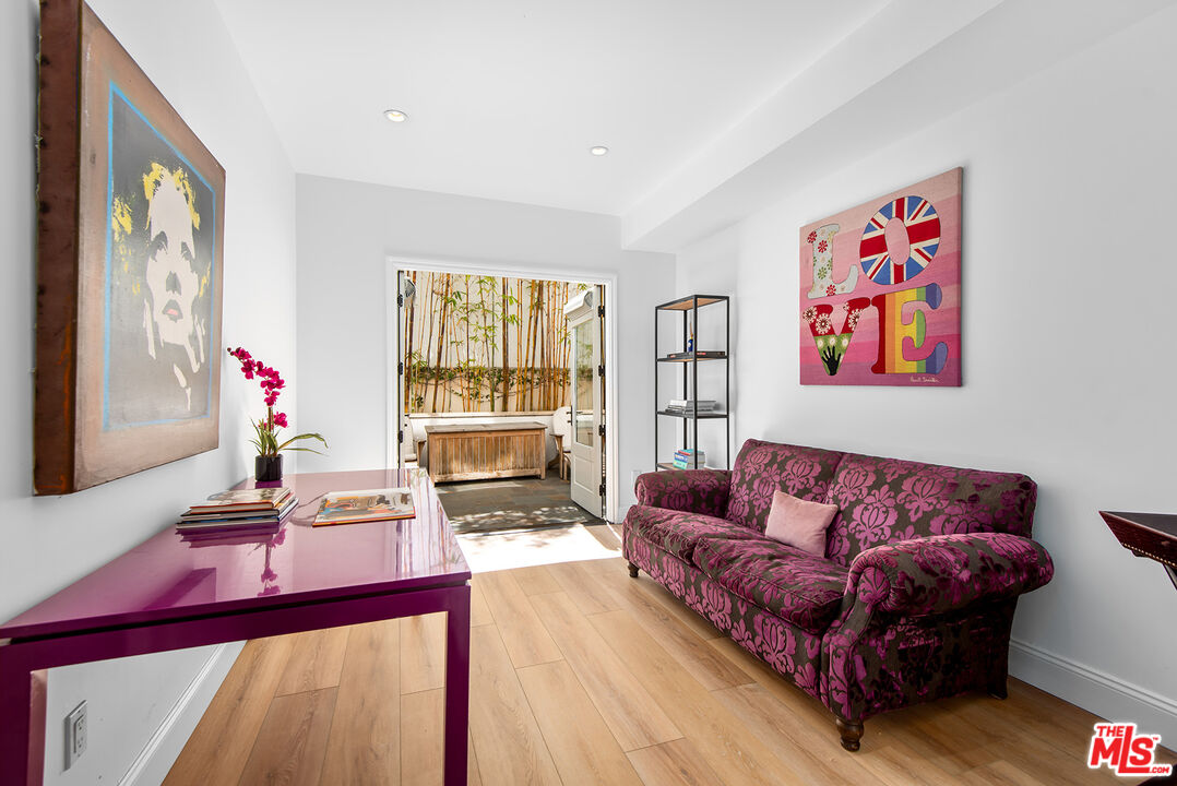 718 N Croft Ave Unit: 103