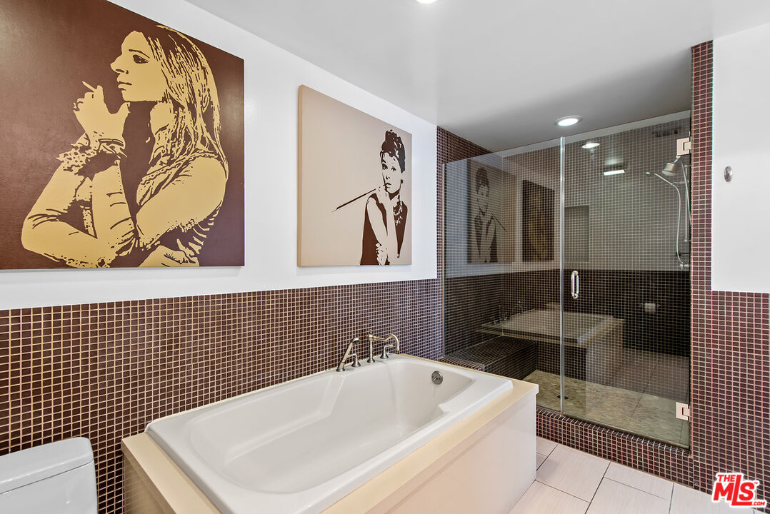 718 N Croft Ave Unit: 103