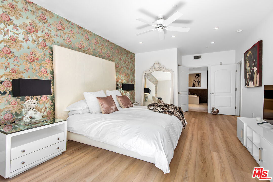 718 N Croft Ave Unit: 103