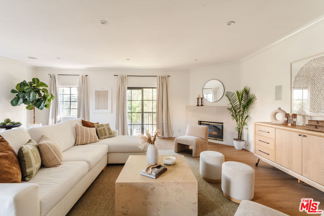 11737 Darlington Ave Unit: 202