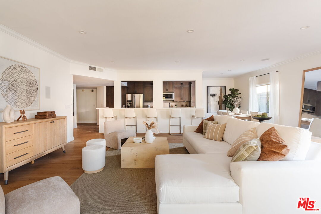 11737 Darlington Ave Unit: 202