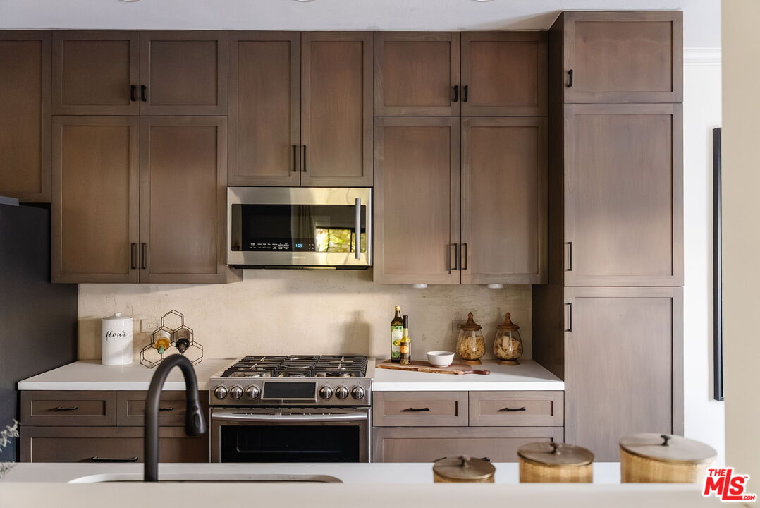 11737 Darlington Ave Unit: 202