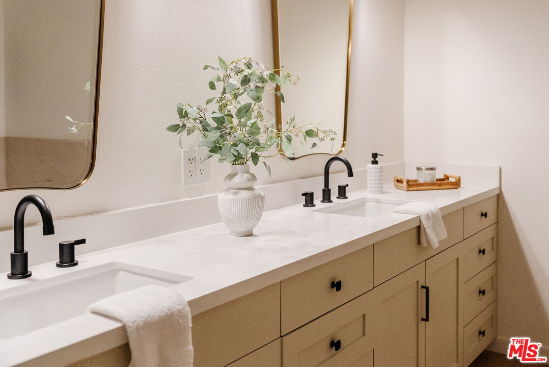 11737 Darlington Ave Unit: 202