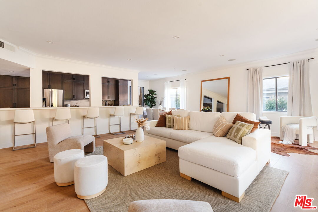 11737 Darlington Ave Unit: 202