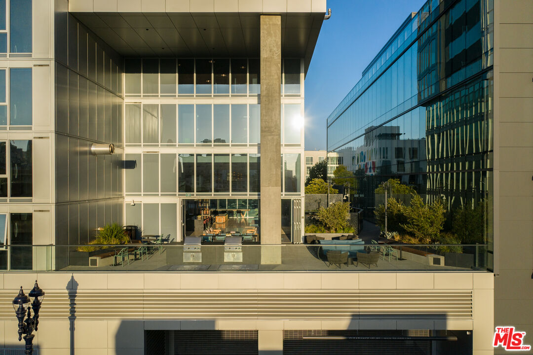 601 Eleventh Unit: PH 3304