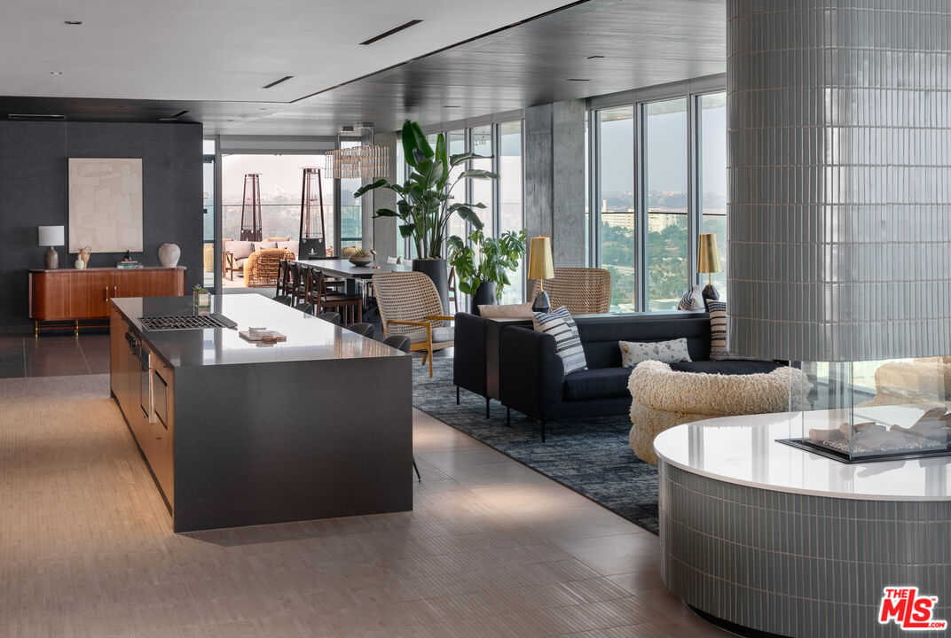 601 Eleventh Unit: PH 3304