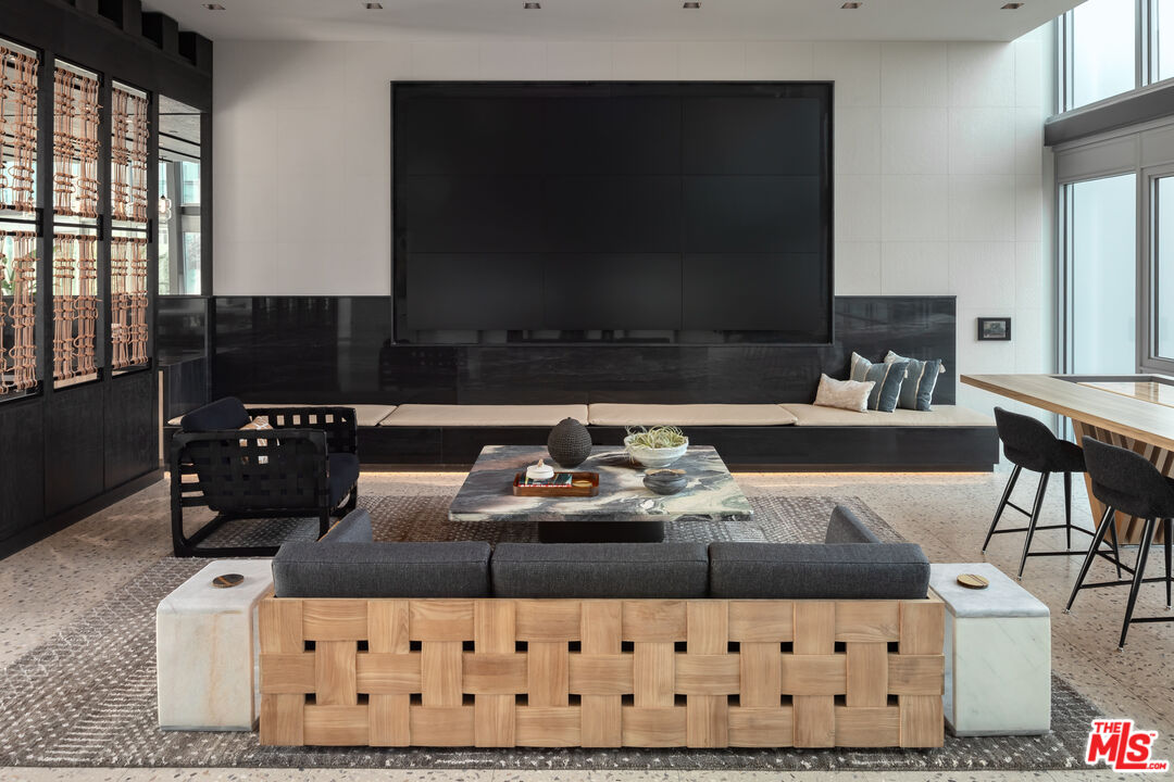 601 Eleventh Unit: PH 3304