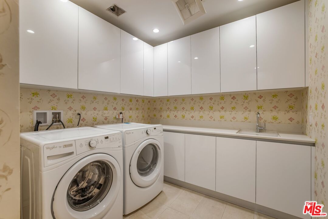 460 N Palm Dr Unit: 403