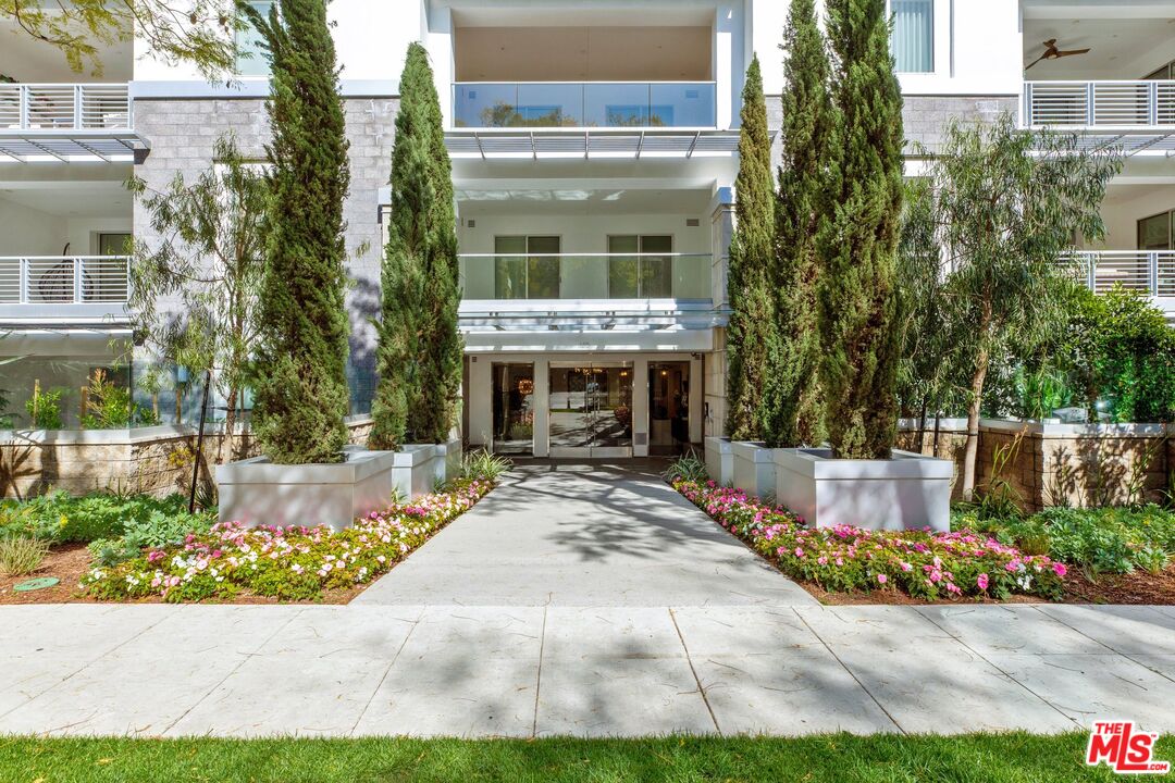 460 N Palm Dr Unit: 403