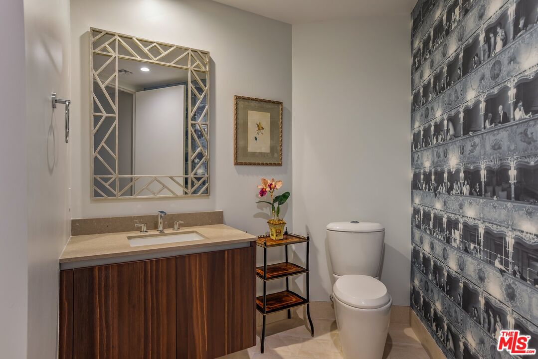 460 N Palm Dr Unit: 403