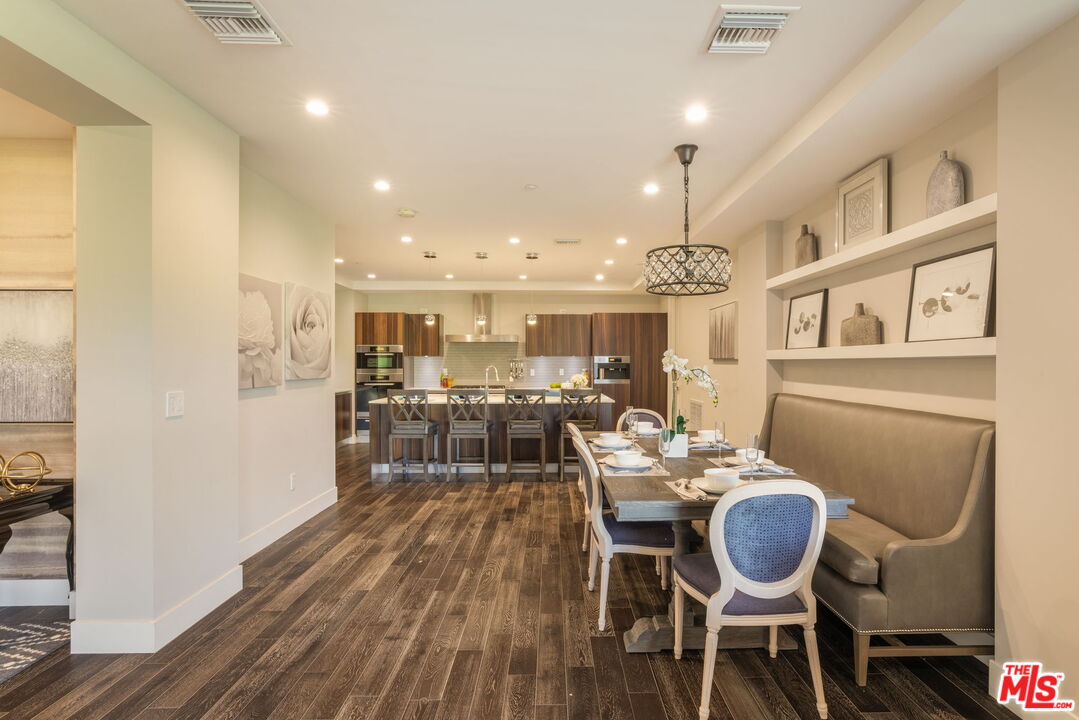 460 N Palm Dr Unit: 403