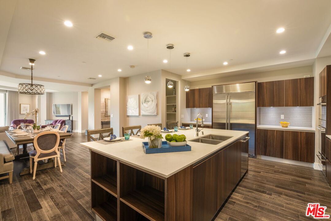 460 N Palm Dr Unit: 403