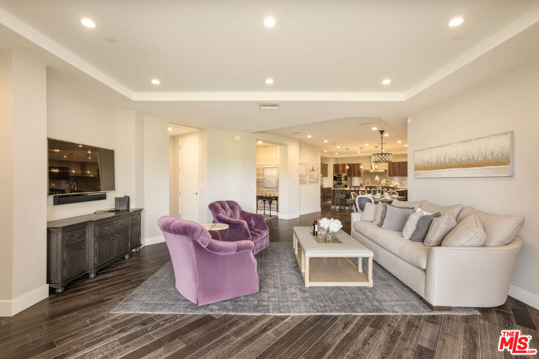 460 N Palm Dr Unit: 403