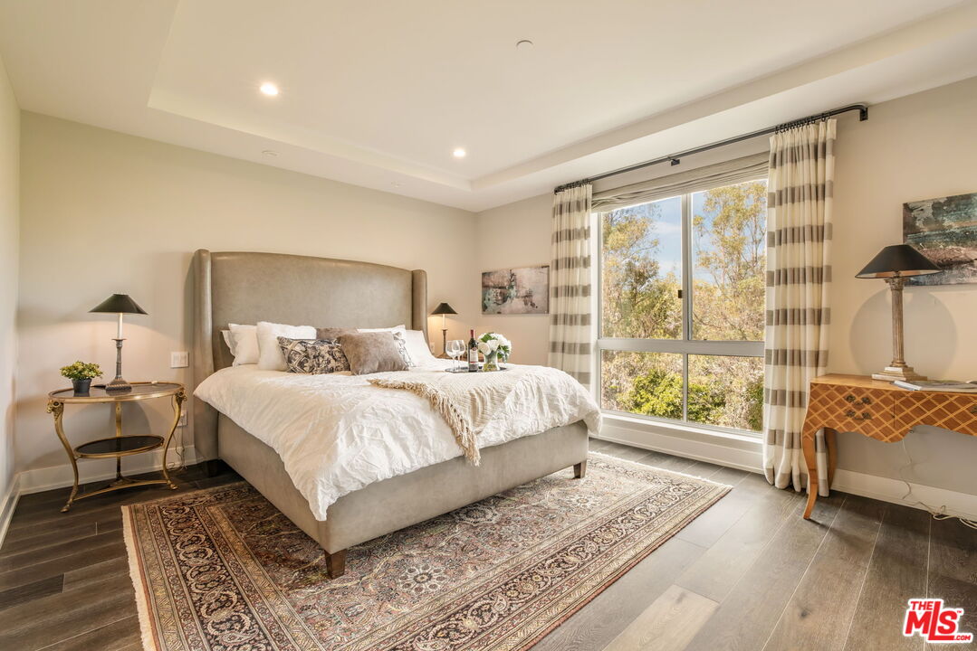 460 N Palm Dr Unit: 403