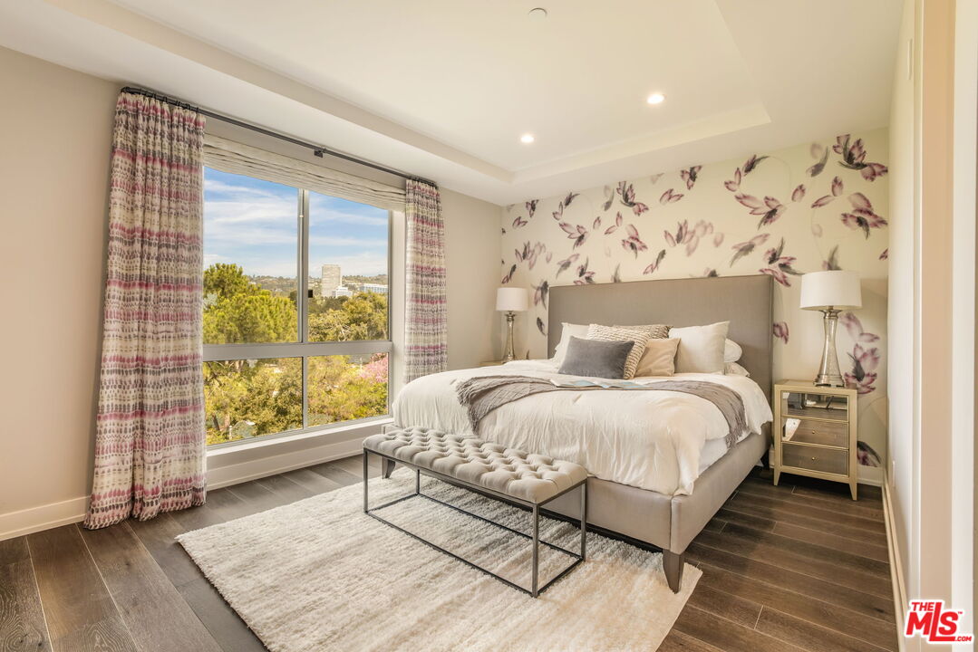 460 N Palm Dr Unit: 403