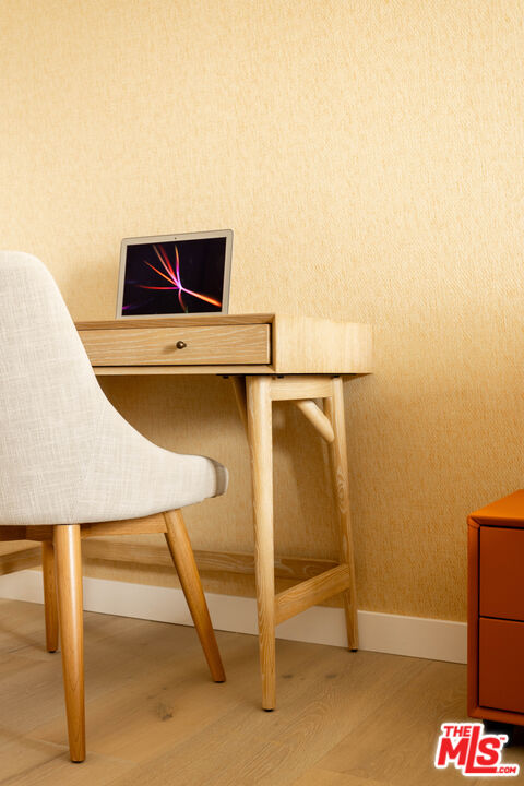 547 N Sweetzer Ave Unit: 203