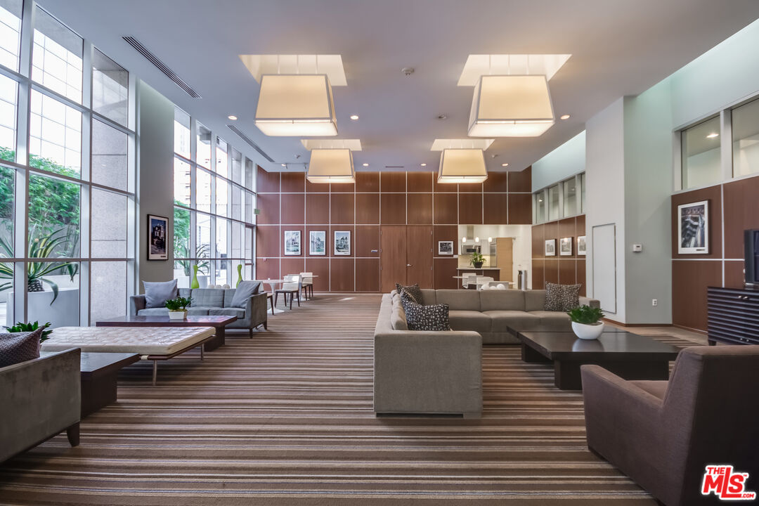 801 S Grand Ave Unit: 1909