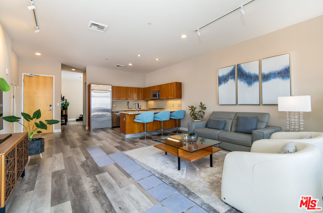 801 S Grand Ave Unit: 1909