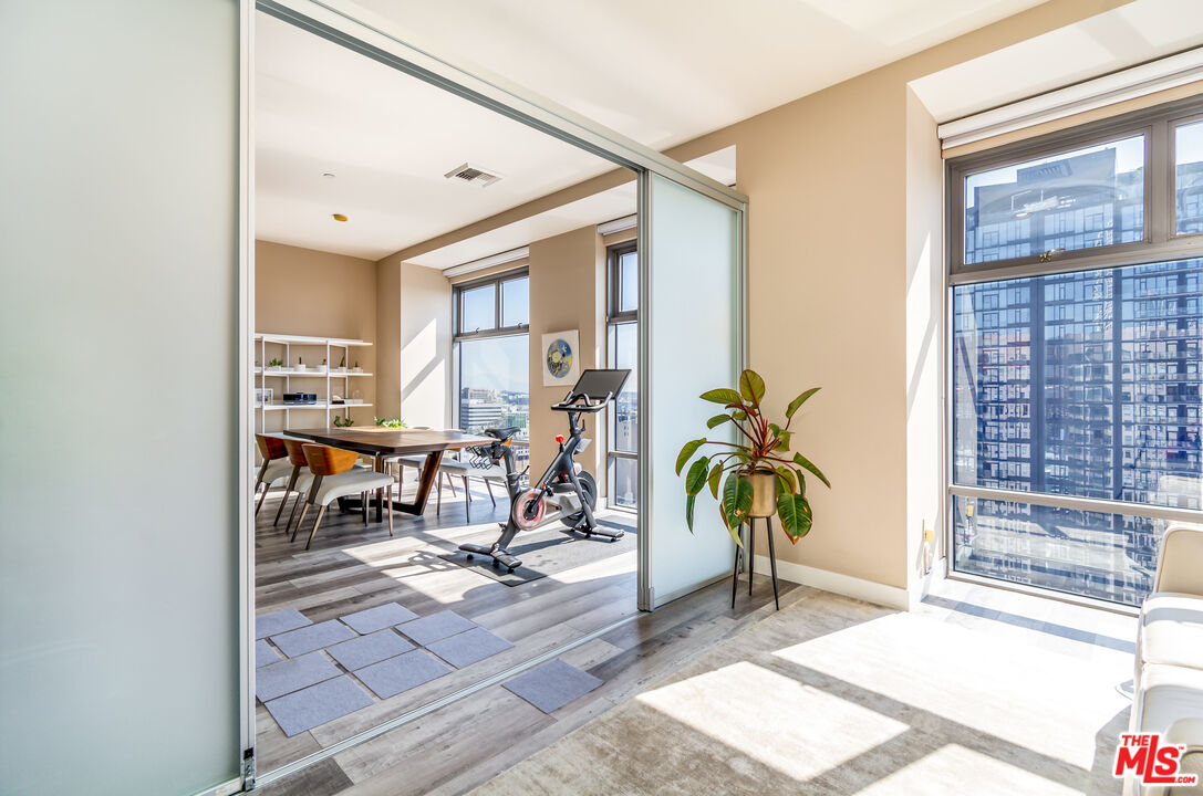 801 S Grand Ave Unit: 1909