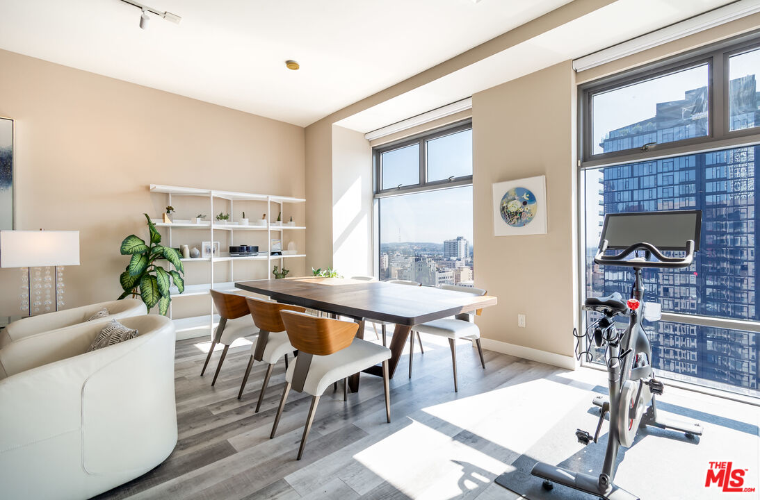 801 S Grand Ave Unit: 1909