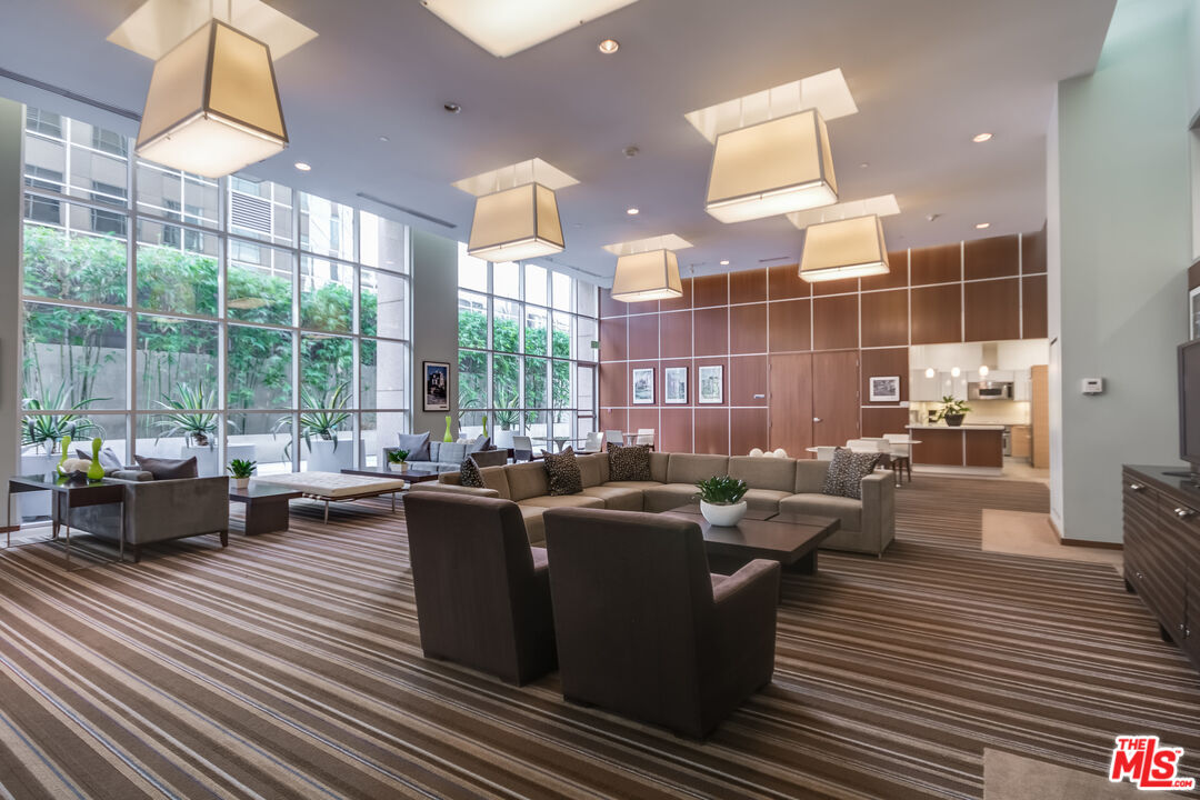 801 S Grand Ave Unit: 1909