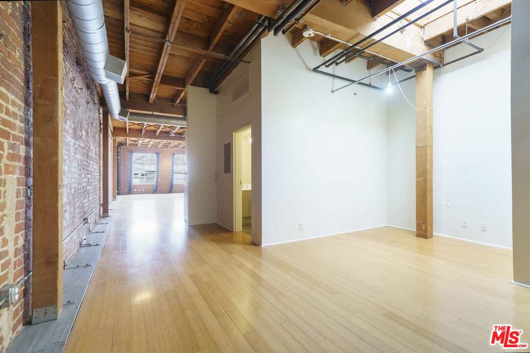 500 Molino St Unit: 206