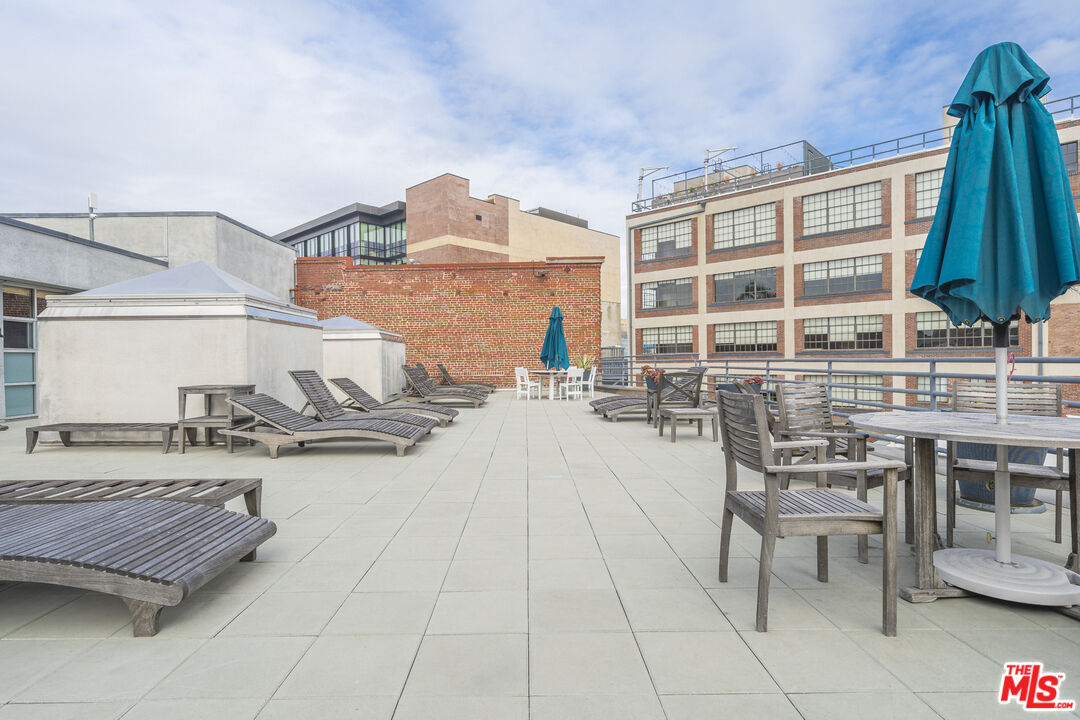 500 Molino St Unit: 206