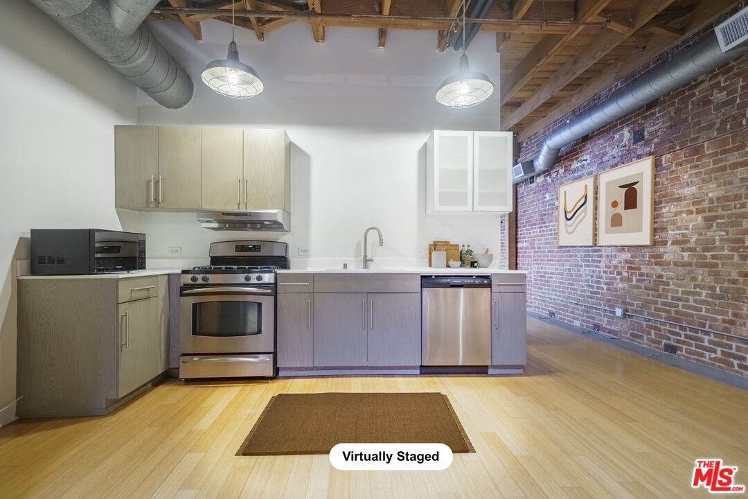 500 Molino St Unit: 206